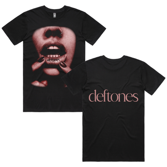 Black short-sleeved t-shirt featuring a graphic of lips with the word ’deftones’ written on them and another version displaying the band’s name in pink lettering.